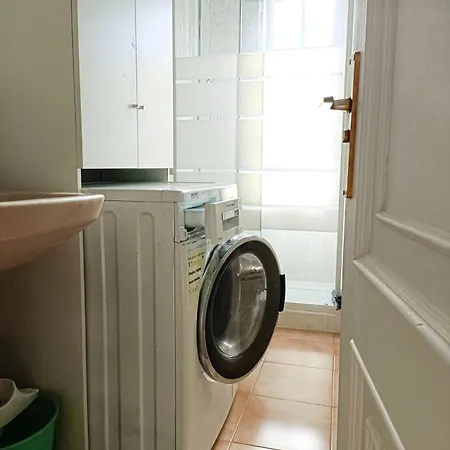 Beautiful 1 Bedroom With Mountain View