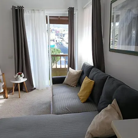 Beautiful 1 Bedroom With Mountain View *