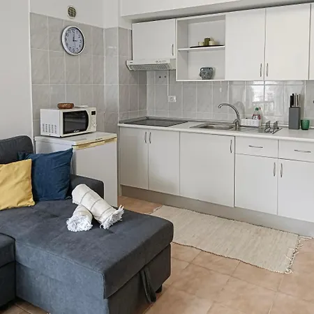 Beautiful 1 Bedroom With Mountain View شقة *