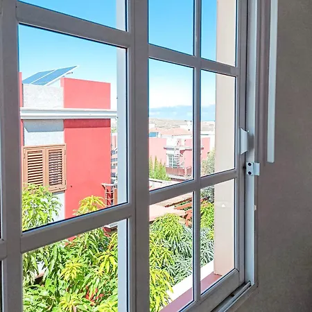 Beautiful 1 Bedroom With Mountain View Apartment