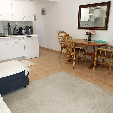 Apartment Beautiful 1 Bedroom With Mountain View